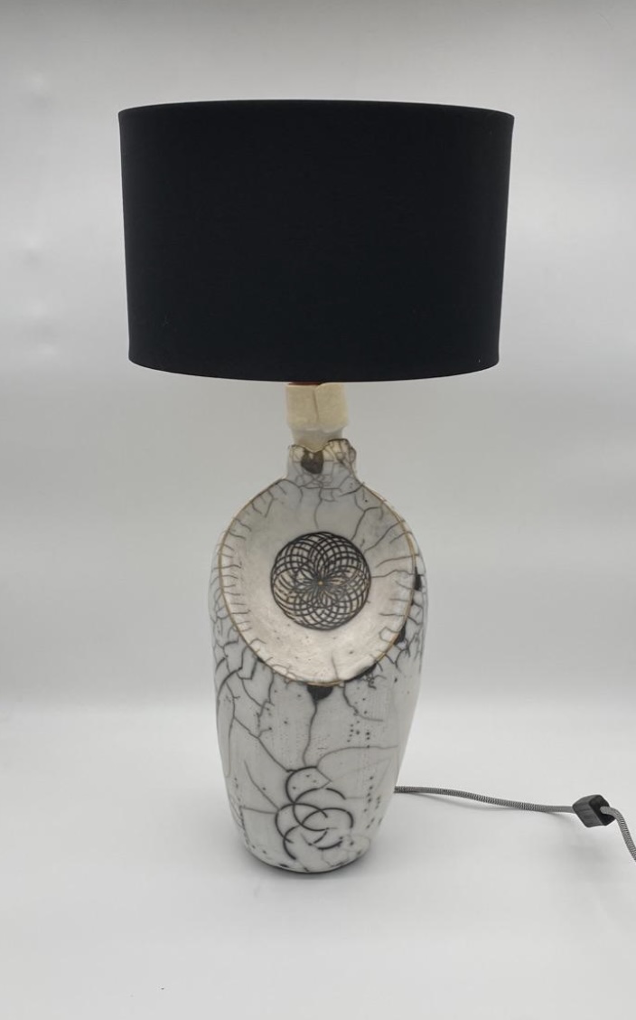 Lampe-Sculpture VII Raku Nu–Géométrie sacrée et craquelures – Image 3